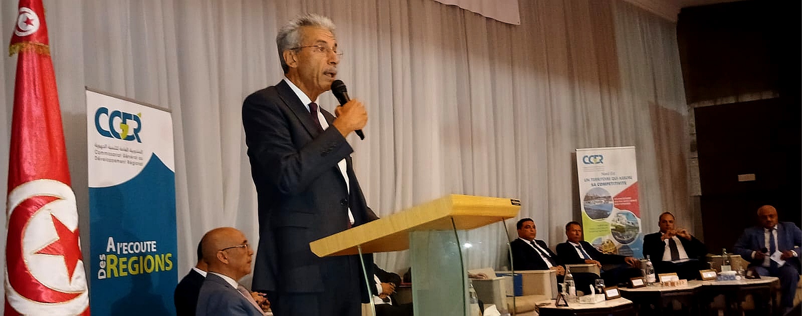 وزير الإقتصاد يؤكد  على أن الرفع من نسق الإستثمار الخاص يحتاج إلى نقلة نوعية على مستوى التشريعات والإجراءات.